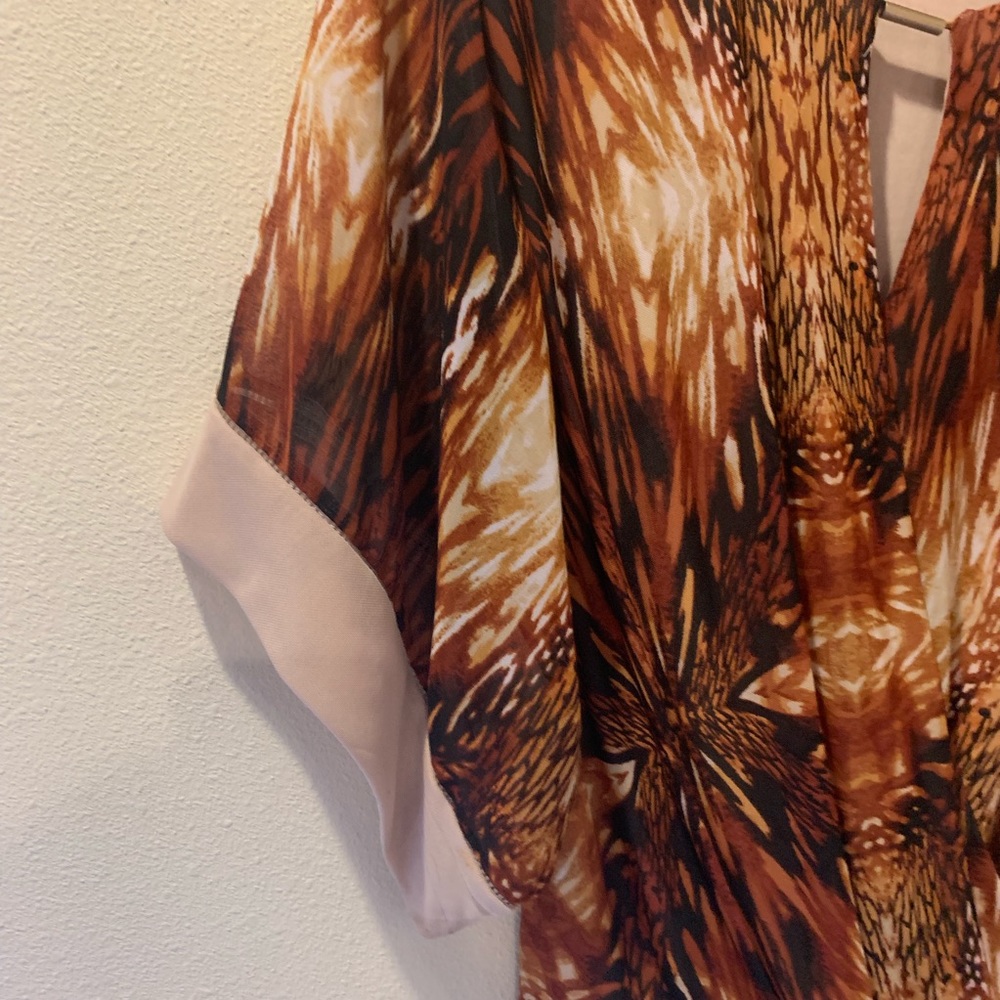 Bebe Flowy Top - Picture 2 of 4